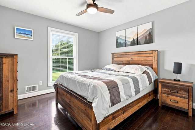 219 Blackberry Cir, Mt Washington, KY 40047