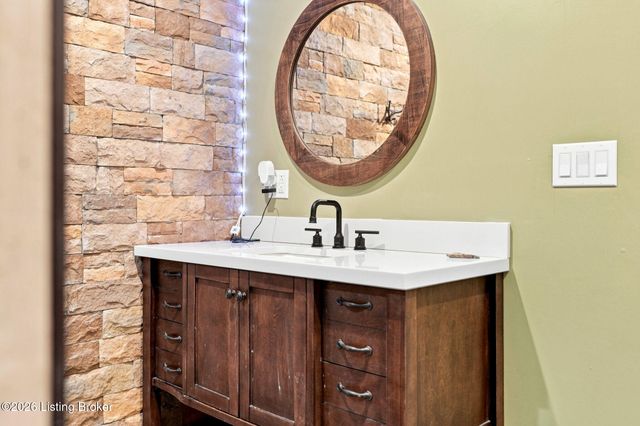 219 Blackberry Cir, Mt Washington, KY 40047