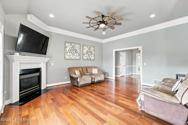 219 Blackberry Cir, Mt Washington, KY 40047