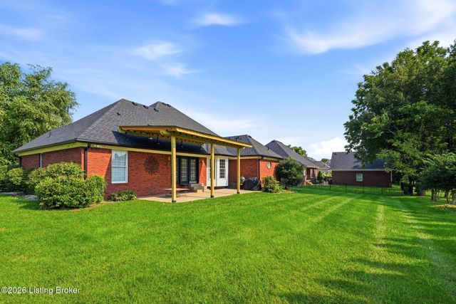 219 Blackberry Cir, Mt Washington, KY 40047