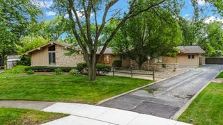 1612 Wren Court, Munster, IN 46321