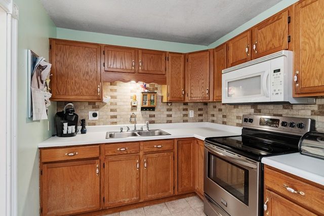 1658 North Avenue, Burlington, VT 05408