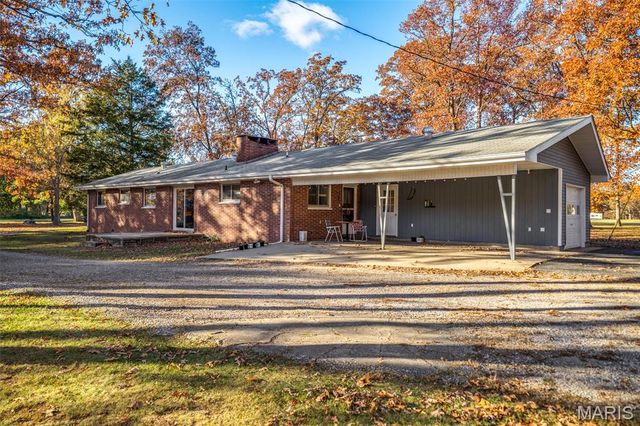 20267 Tall Timber Road, Staunton, IL 62088