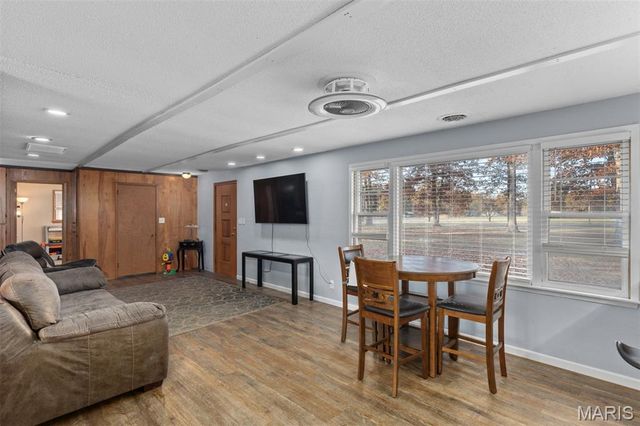 20267 Tall Timber Road, Staunton, IL 62088