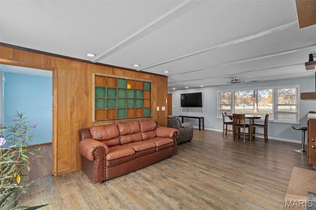 20267 Tall Timber Road, Staunton, IL 62088