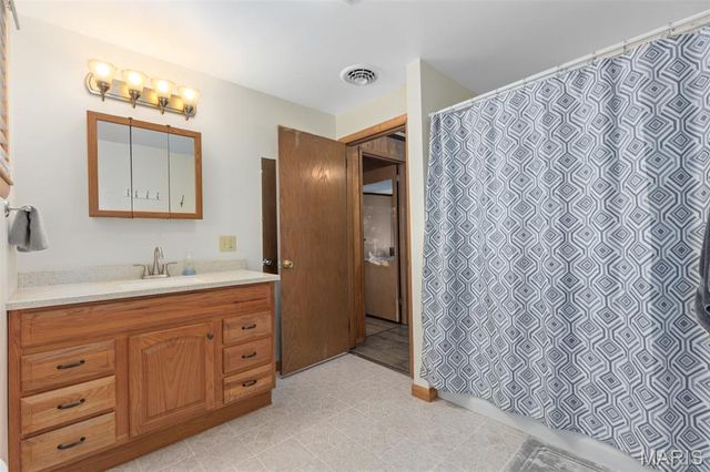 20267 Tall Timber Road, Staunton, IL 62088