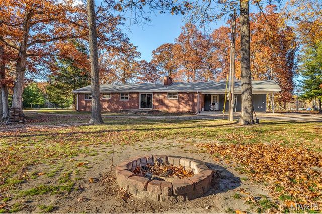 20267 Tall Timber Road, Staunton, IL 62088