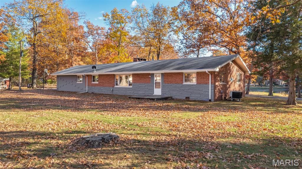 20267 Tall Timber Road, Staunton, IL 62088