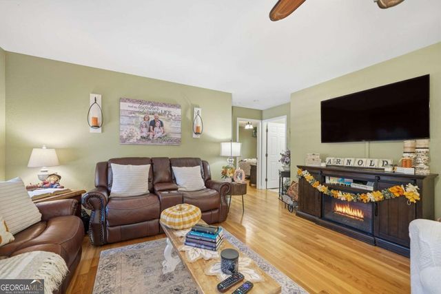 52 Mccollum Road, Ellijay, GA 30540