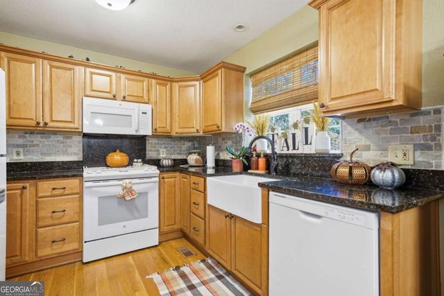 52 Mccollum Road, Ellijay, GA 30540