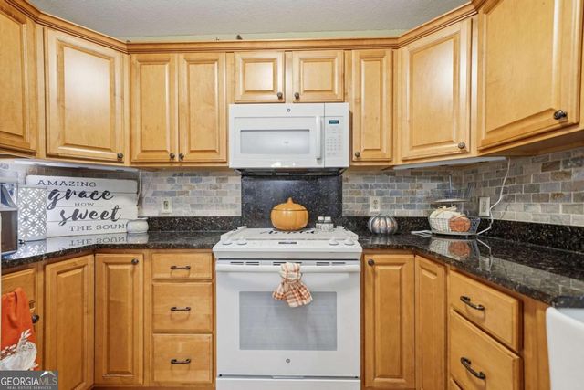 52 Mccollum Road, Ellijay, GA 30540