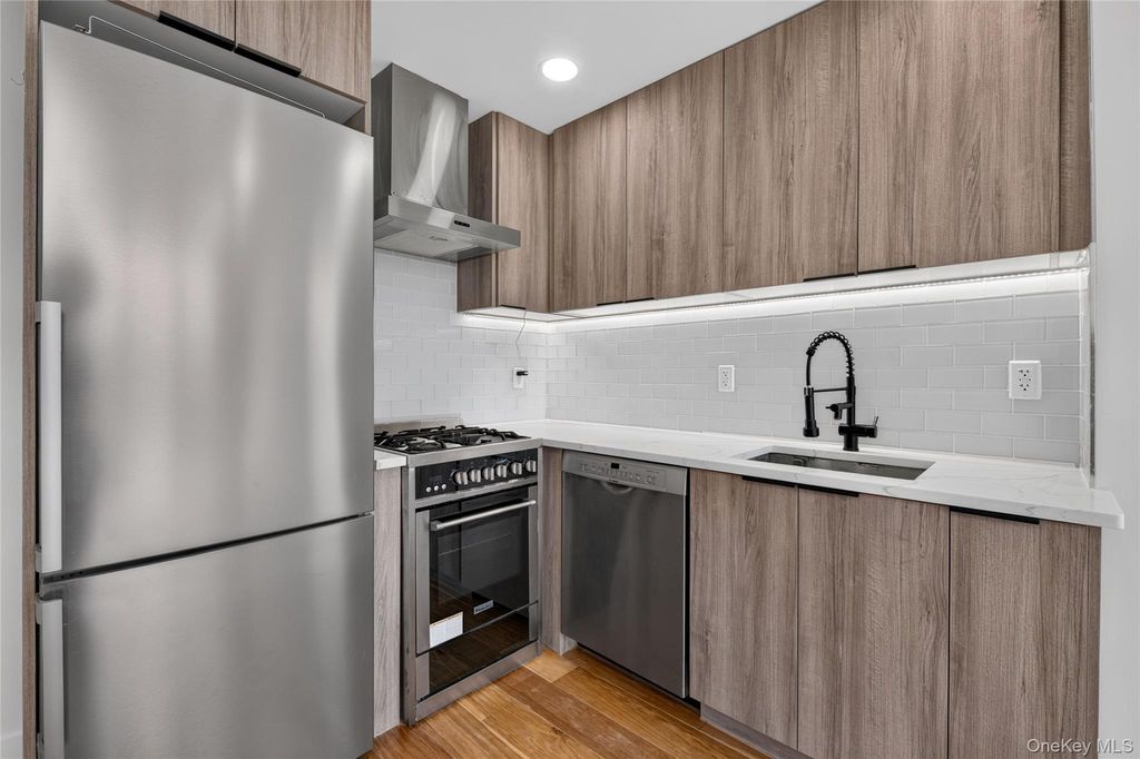 14617 Northern Boulevard 2A, Flushing, NY 11354 — photo 2
