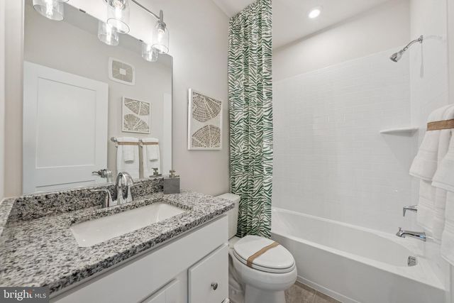 13814 QUARTZ AVE, Woodbridge, VA 22193