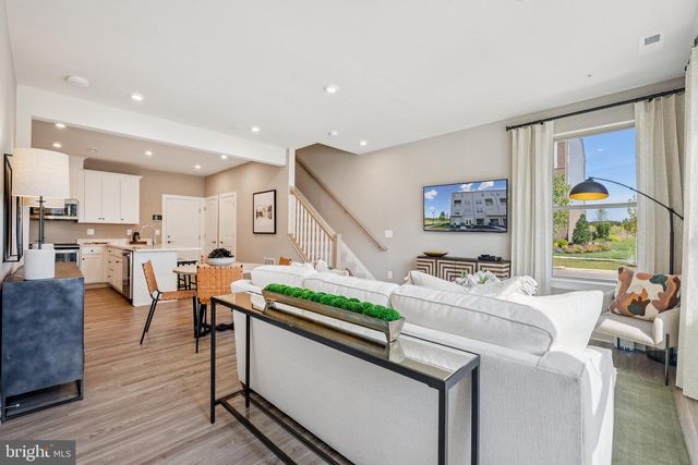 13814 QUARTZ AVE, Woodbridge, VA 22193