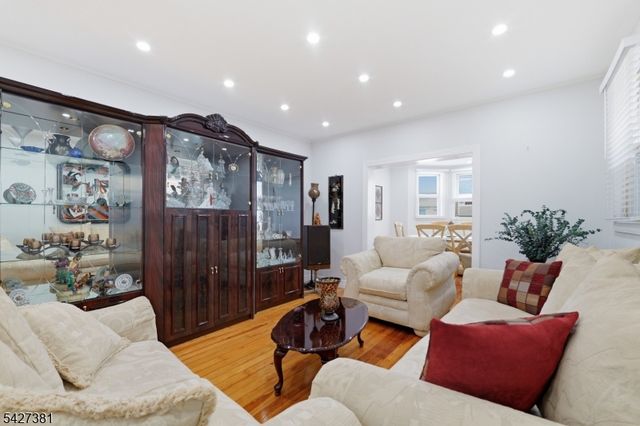 813 20Th St, Union City, NJ 07087