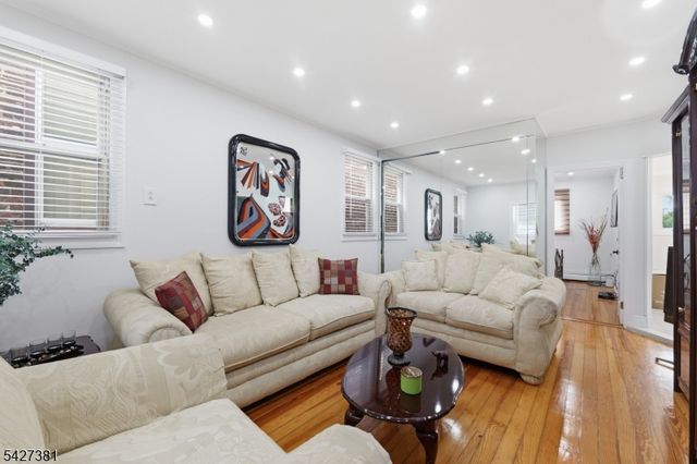 813 20Th St, Union City, NJ 07087