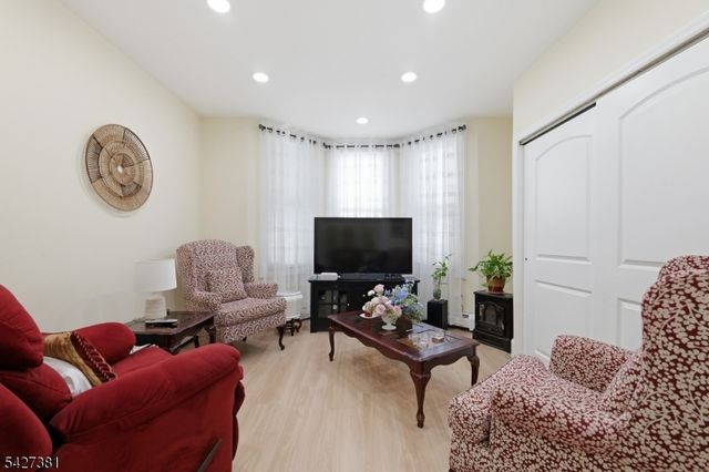 813 20Th St, Union City, NJ 07087