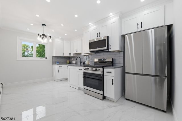 813 20Th St, Union City, NJ 07087