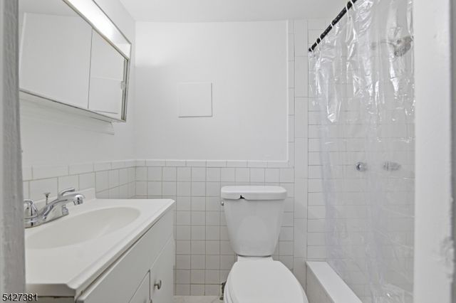 813 20Th St, Union City, NJ 07087