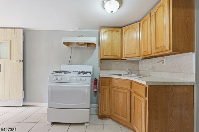 813 20Th St, Union City, NJ 07087
