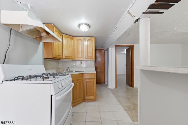 813 20Th St, Union City, NJ 07087