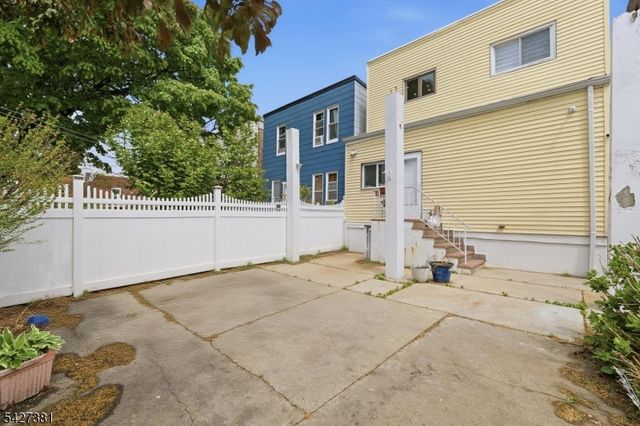 813 20Th St, Union City, NJ 07087