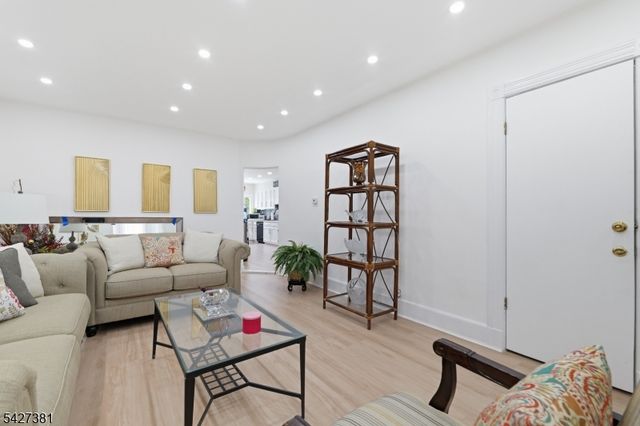 813 20Th St, Union City, NJ 07087