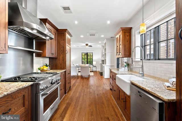 200 SUMMERS DR, Alexandria, VA 22301