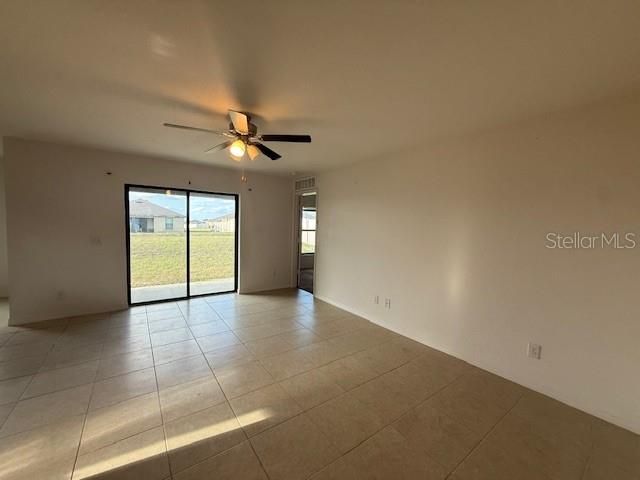 1884 AMBER SWEET CIRCLE, Dundee, FL 33838