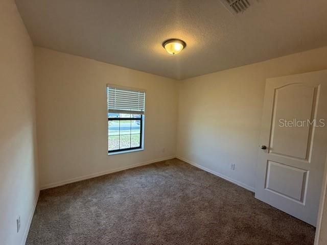 1884 AMBER SWEET CIRCLE, Dundee, FL 33838