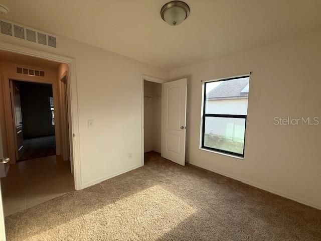 1884 AMBER SWEET CIRCLE, Dundee, FL 33838