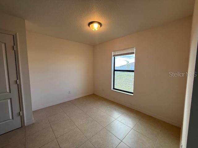 1884 AMBER SWEET CIRCLE, Dundee, FL 33838