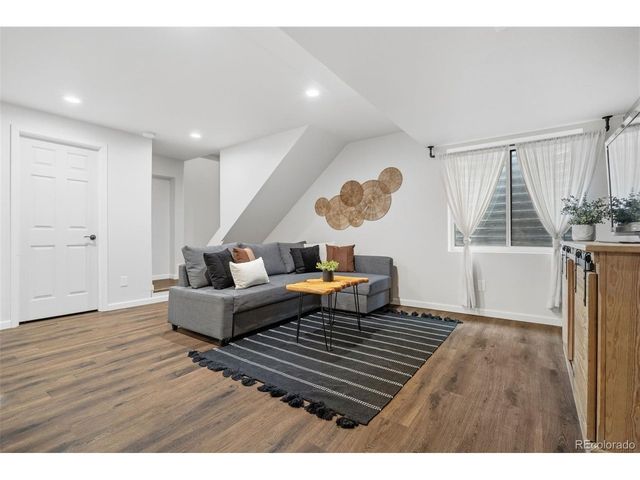 7026 Pine Hills Way, Littleton, CO 80125