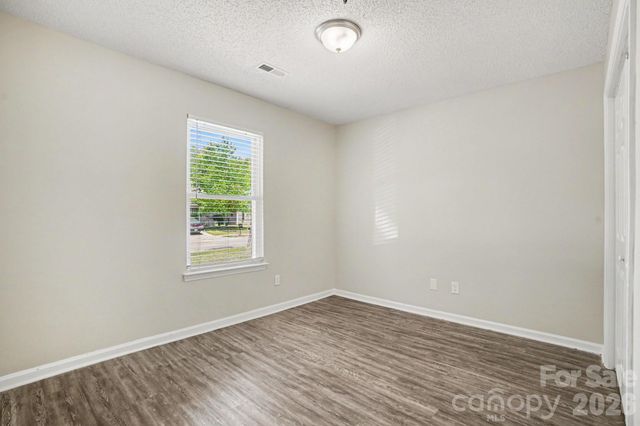 1610 Forest Stream Court, Charlotte, NC 28213