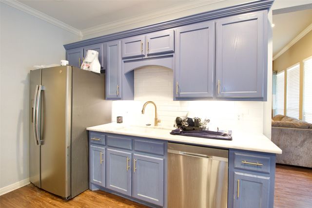 717 Oakmont Drive, Hewitt, TX 76643