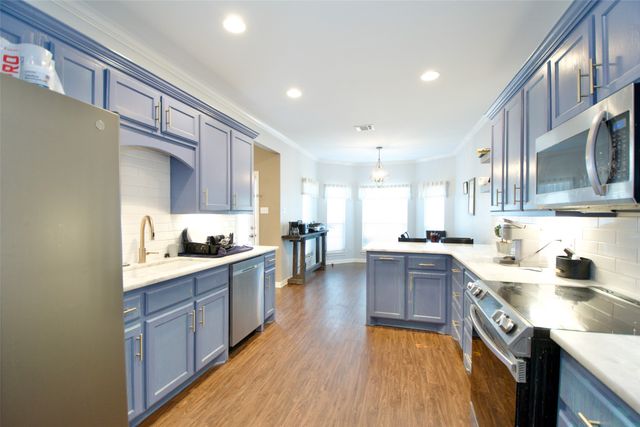 717 Oakmont Drive, Hewitt, TX 76643