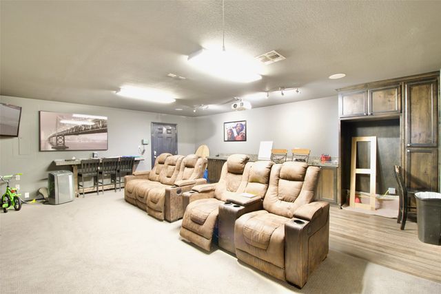 717 Oakmont Drive, Hewitt, TX 76643