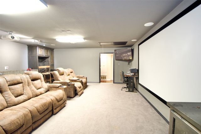 717 Oakmont Drive, Hewitt, TX 76643