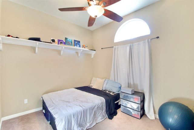 717 Oakmont Drive, Hewitt, TX 76643