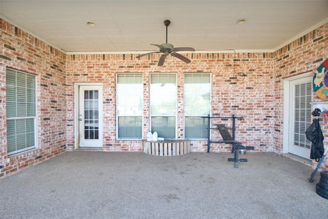 717 Oakmont Drive, Hewitt, TX 76643