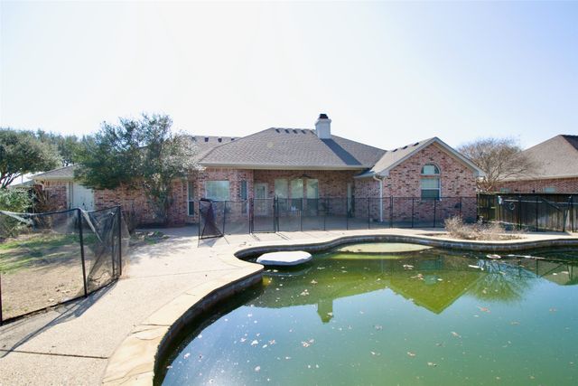 717 Oakmont Drive, Hewitt, TX 76643