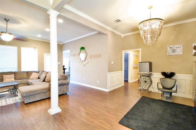 717 Oakmont Drive, Hewitt, TX 76643