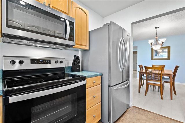 220 COUNTRY Lane B, Boynton Beach, FL 33435