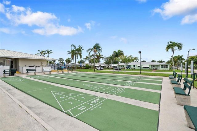 220 COUNTRY Lane B, Boynton Beach, FL 33435