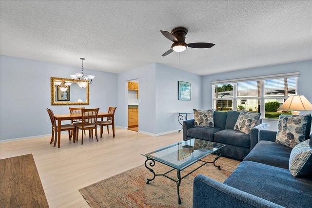 220 COUNTRY Lane B, Boynton Beach, FL 33435