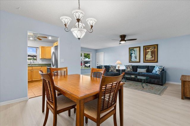 220 COUNTRY Lane B, Boynton Beach, FL 33435