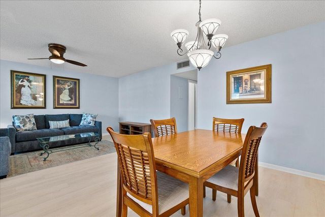 220 COUNTRY Lane B, Boynton Beach, FL 33435