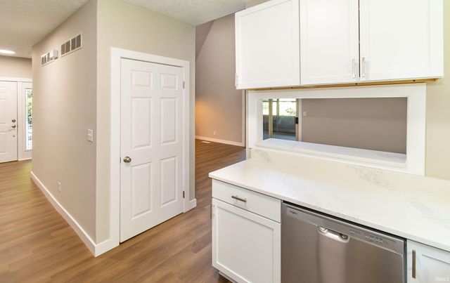 11705 Carol Heights Lane, Evansville, IN 47712