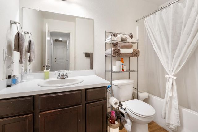 5622 W Pontiac Way, Fresno, CA 93722