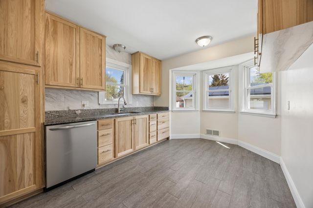 1652 Atlantic Street, Saint Paul, MN 55106